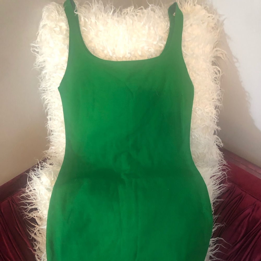 Green Zara bodycon dress Size M can be worn in winter or summer